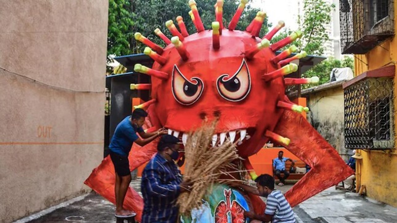 Covid norms violated at Mumbai's Dadar market; Congress MLA's holi bash; more