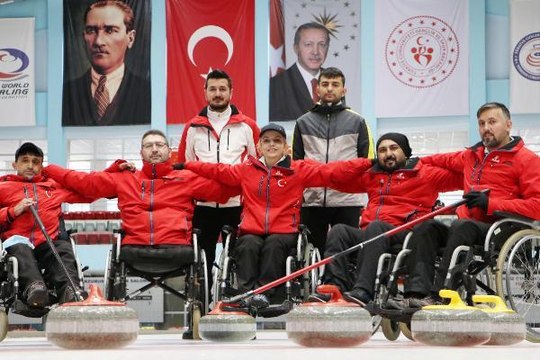 Tekerlekli sandalye ile milli takıma