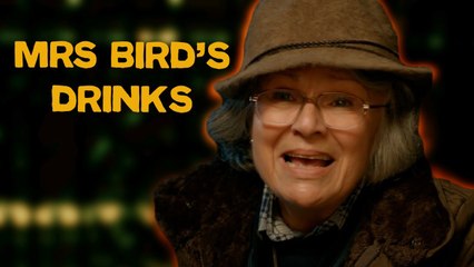 Paddington | Mrs Bird Distracts a Security Guard | Amazing Adventures