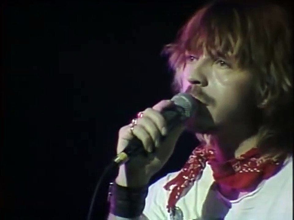 Renaud chante "Mistral Gagnant" en live