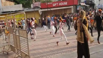 Men storm with wielding swords attack cops in Nanded