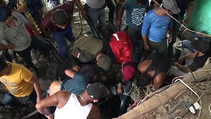 كولومبيا تسابق الزمن لإنقاذ 11 عامل منجم عالقين تحت الأرض