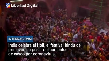 India celebra el Holi, el festival hindú de primavera, a pesar de la pandemia