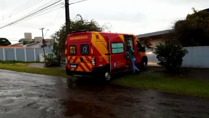 Mulher fica ferida após colisão entre Corolla e Audi na Rua Fagundes Varela
