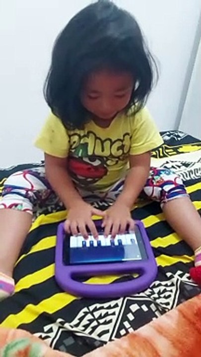 feeling pianist