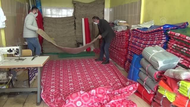 Muş'ta keçeden üretilen kepenekler birçok ile gönderiliyor