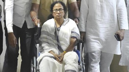 WATCH: Injured Mamata stands up for national anthem