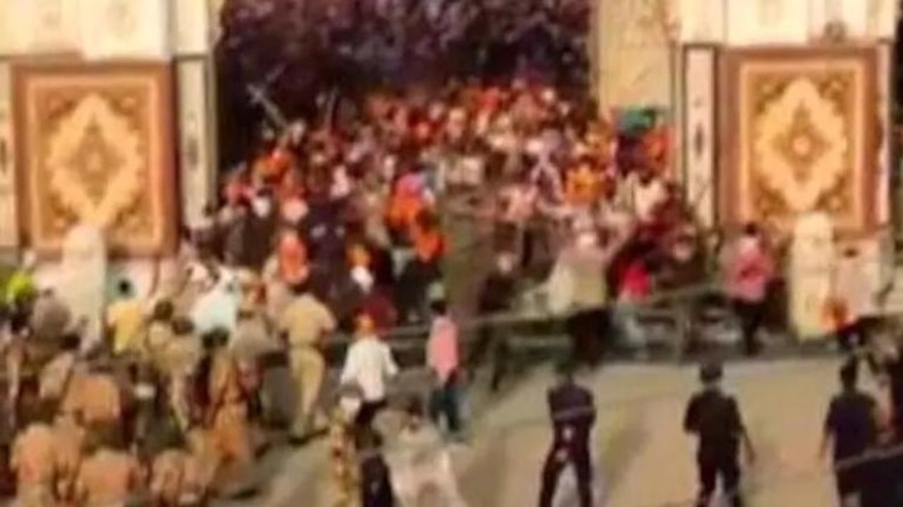 Gurdwara rampage: 4 cops injured after Sikhs wi...