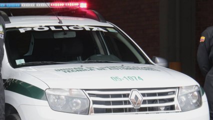 Le robaron su arma y la camioneta de la institución a un policía en Bogotá