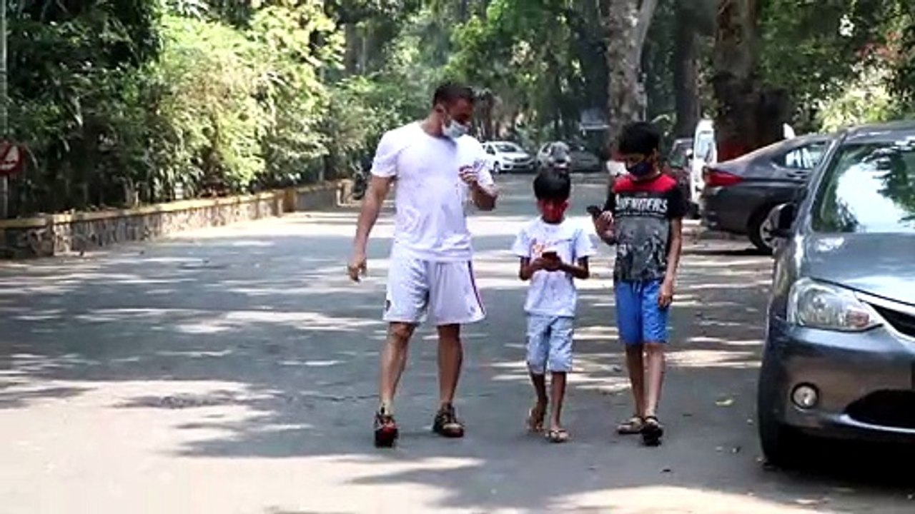 Sohail Khan With Son Yohan Khan Snapped At Bandra
