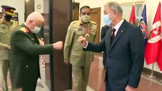 Milli Savunma Bakanı Hulusi Akar, Pakistan Genelkurmay Başkanı Nadeem Raza’yı kabul etti