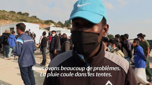 Grèce: dans le camp fermé de Lesbos les migrants étouffent