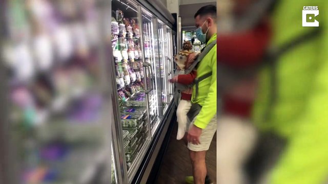 Bébé et papa : duo parfait pour faire les courses