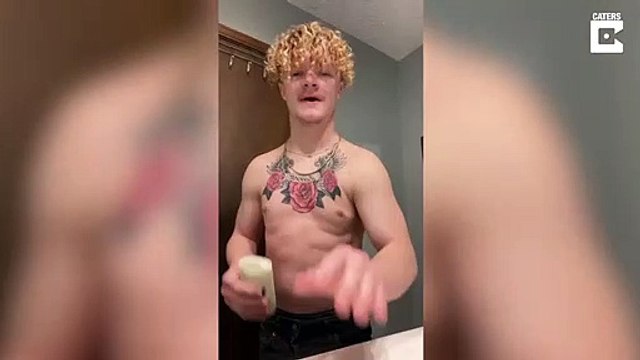 Cet homme peut frapper des épaules... Complètement fou
