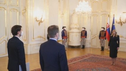 Dimite el primer ministro eslovaco por crisis por la compra de la vacuna rusa