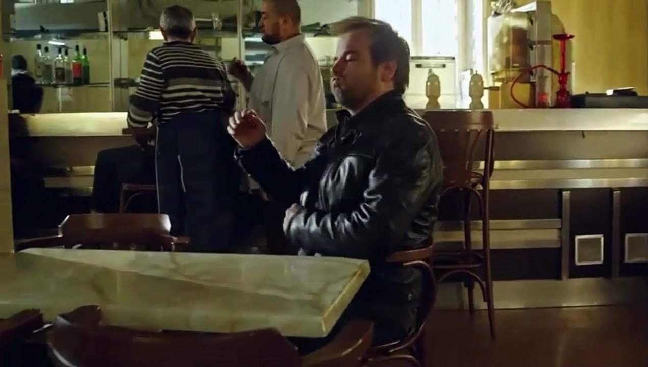 Plus belle la vie en avance - Abdel et Jean-Paul en danger !