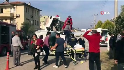 Fethiye’de otomobil ile minibüs çarpıştı: 2 yaralı