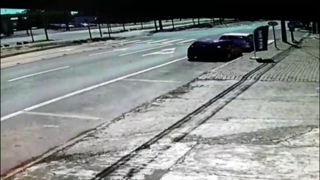 Forte colisão entre motocicletas na Av. Barão do Rio Branco é registrada por câmera de segurança