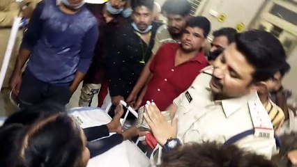 ईमानदारी: पुलिस ने लौटाए घायल के तीन लाख रुपए