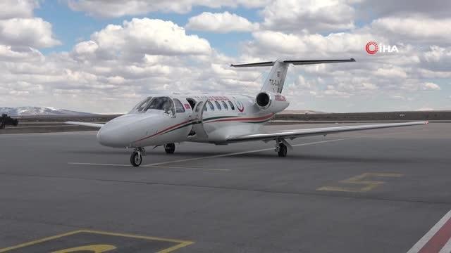 Ambulans uçak, kalp rahatsızlığı bulunan yeni doğan bebek için havalandı