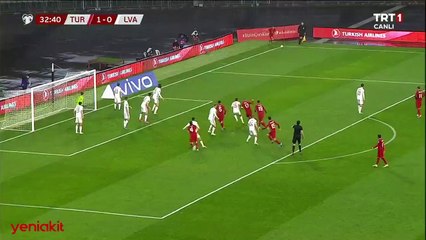 Cumhurbaşkanı Erdoğan, Türkiye-Letonya maçını tribünden seyretti