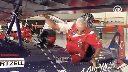 Akrobasi pilotu baba-kız gökyüzünde buluştu