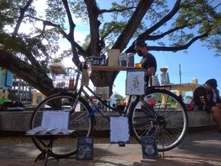 This former bartender started a mobile bike cafe with only P700