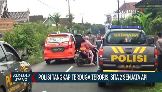 Densus 88 Grebek Rumah Terduga Teroris di Tulungangung, Istri dan Anak Turut Dibawa Polisi