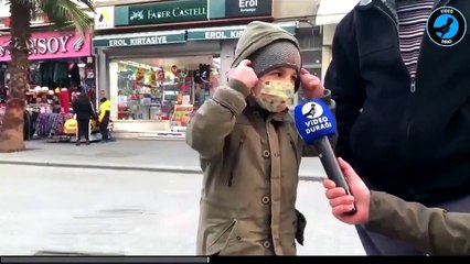 Sokak röportajında konuşan 8. yaşındaki çocuk: Okulların açılmasını, hastalığın bitmesini ve her tarafta oyuncaklar olmasını istiyorum