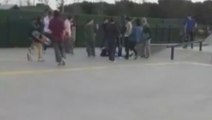 Maltepe Sahil'de uyuşturucu etkisinde olan gençler vatandaşa bıçakla saldırıp genç bir kızın kıyafetlerini parçaladı