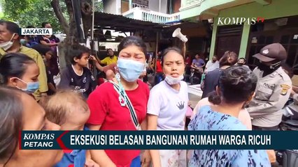 Ricuh! Warga Hadang Petugas saat Eksekusi Rumah di Jakarta Barat