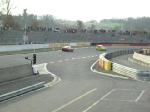 clio groupe a vs ferrari challenge(la raclée)