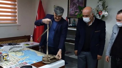 Otobüs şoföründen örnek davranış...İçi altın dolu çantayı otobüste unuttu, büyük panik yaşadı