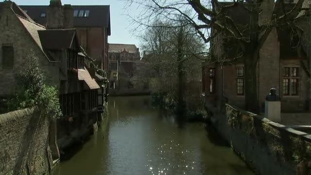 Maestros chocolateros se reiventan cada día en Brujas, capital europea del chocolate, con productos únicos en vísperas de Pascua