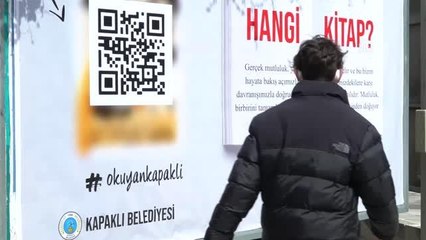 Billboardlarda bazı cümleleri ipucu olarak verilen eserlerin adını bilenlere kitap hediye edilecek