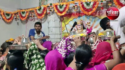 VIDEO : महिलाओं ने माता को लगाया बासोडा का भोग