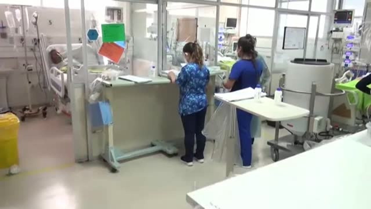 Dos contenedores amplían la capacidad de la morgue hospitalaria en Valparaíso