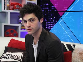 Matthew Daddario Talks Weapons Training Skills for "Shadowhunters" Role