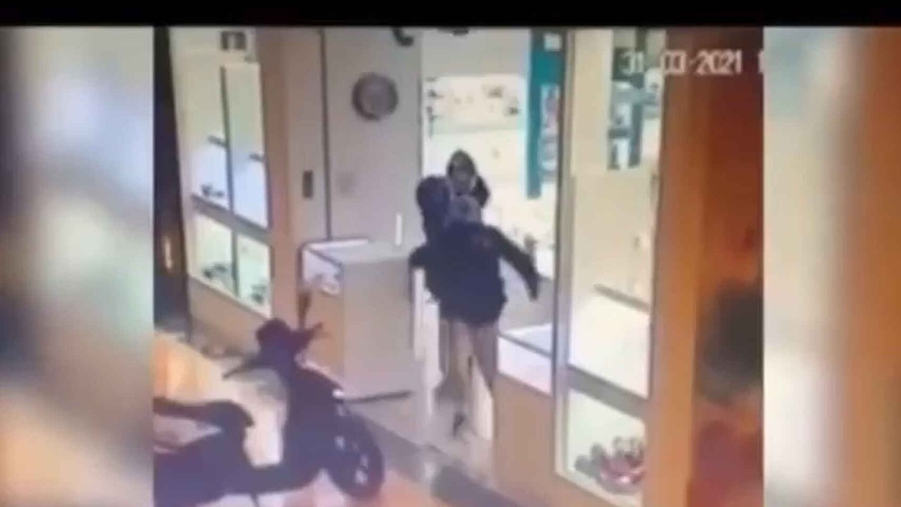 Atraco en centro comercial de Murcia.