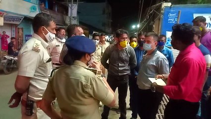 रोज की तरह आज भी शहर बंद कराने निकला प्रशासनिक अमला