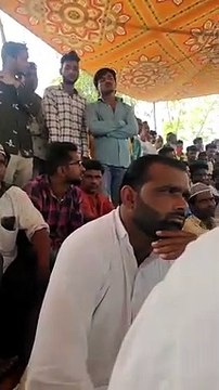 युवक की हत्या को लेकर फूटा आक्रोश, दिया धरना, सौंपा मांग पत्र