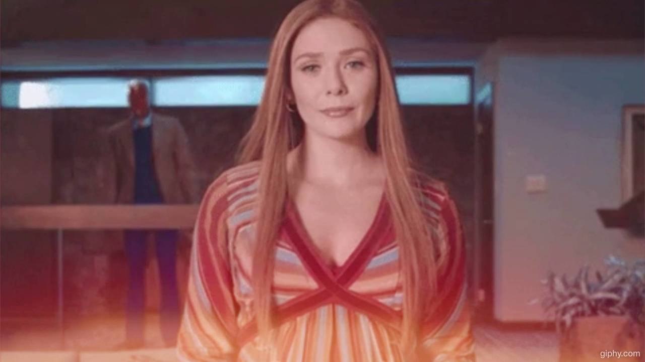 Elizabeth Olsen Crossed Over To the Dark Side With Her Latest Hair Transformation
