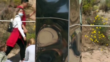 Aparece en una playa de Costa Brava un monolito metálico parecido al de Utah