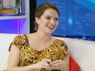 Kiss & Tell with "Faking It" Star