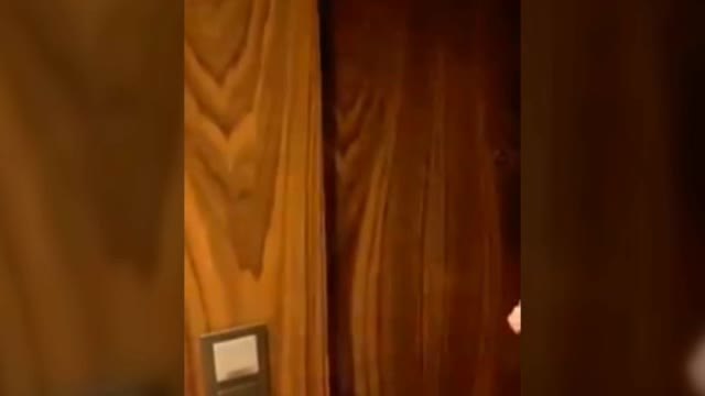 El Gobierno vuelve a defender la legalidad de la 'patada en la puerta'