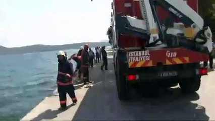 Atıyla birlikte denize düştü!