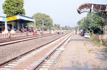 तेवर दिखाने लगी गर्मी, धूप में कुछ देर रहने पर ही लोग पसीना-पसीना