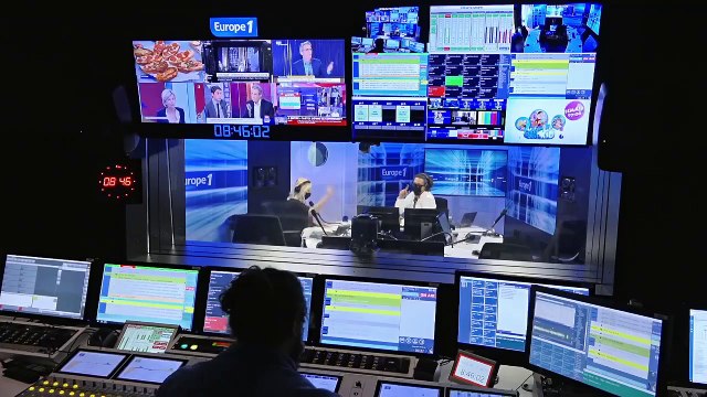 Pierre Ménès : En tant que féministe depuis quatre jours, j'ai mal à mon égalité des sexes (Canteloup)