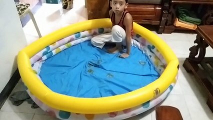 gusto na raw niyangag swimming