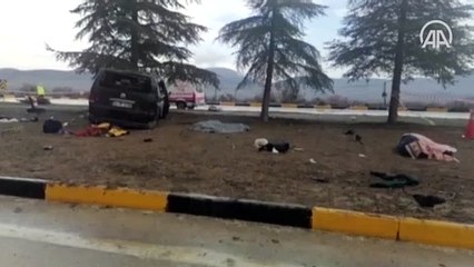 İki aracın çarpışması sonucu 3 kişi öldü, 8 kişi yaralandı